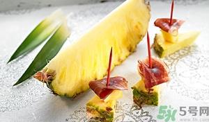 菠萝和凤梨一样吗?菠萝和凤梨的区别 菠萝和凤梨一样吗?菠萝和凤梨的区别