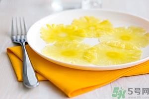 菠萝和凤梨一样吗?菠萝和凤梨的区别 菠萝和凤梨一样吗?菠萝和凤梨的区别