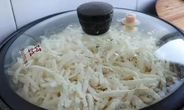 炒擦擦怎么炒,土豆擦擦的正确做法窍门图2