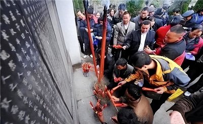 ​2010年，千余子孙共祭刘文彩欲为其正名，网友：谁也不能颠倒黑白