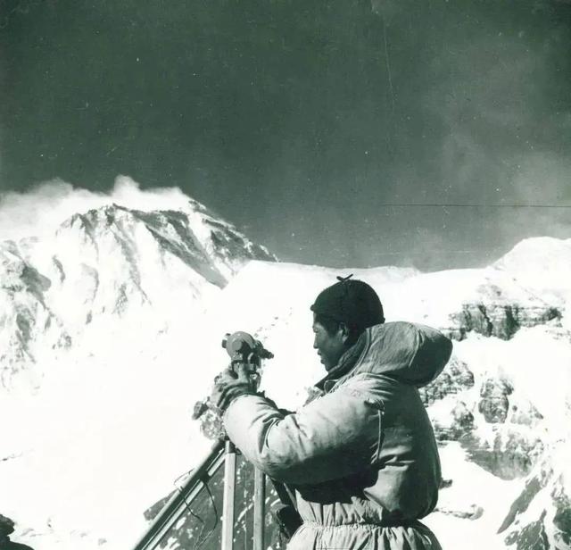 喜马拉雅山峰最新高度（10座8000米高峰汇聚于此）(22)