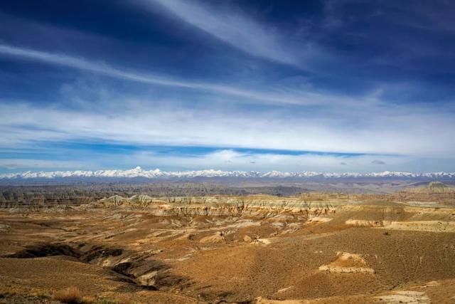 喜马拉雅山峰最新高度（10座8000米高峰汇聚于此）(1)