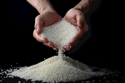 老鼠(老鼠多别用老鼠药!只要3勺大米,老鼠来一灭一只,连窝一锅端)