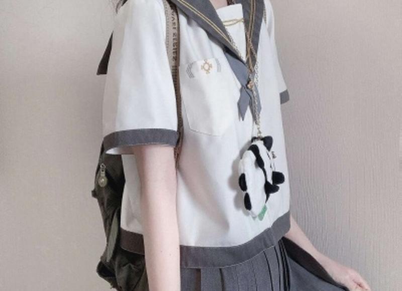 男生摸和咬小兔兔