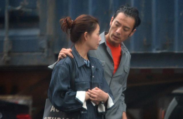 殷桃回忆邓超和她接吻（人间水蜜桃的风流韵事）(19)