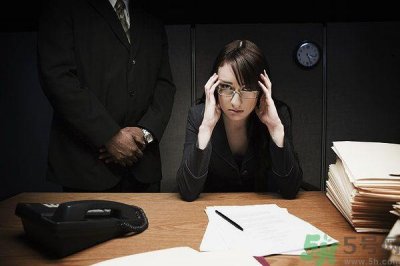 ​熬夜吃什么水果好？经常熬夜如何保养？