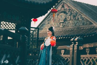 ​小说：穿越古代，现代人的她依靠精致绣花技术，带领村民发家致富