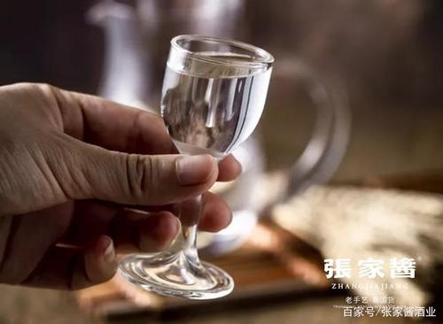 怎么品尝酱香型白酒