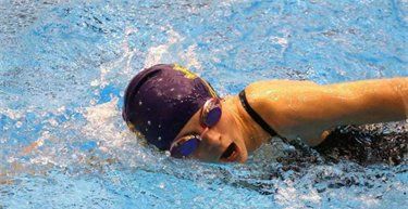 游泳为什么要戴帽子,为何游泳选手在比赛时都会戴特制的帽子呢图6