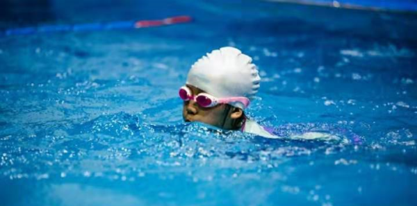 游泳为什么要戴帽子,为何游泳选手在比赛时都会戴特制的帽子呢图8