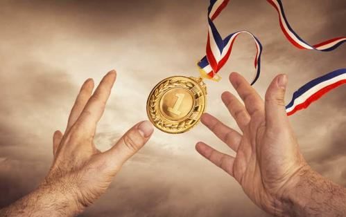 奥运冠军的金牌是纯金的,金牌是纯金的吗图4