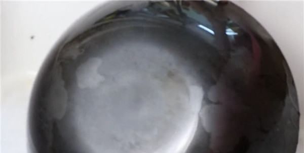 炒锅外面的油渍污垢怎样去除,炒锅底外面的黑垢怎么去除图5