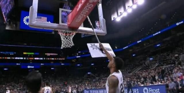 篮板上沿，篮球打到篮板上沿算出界吗？图5