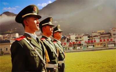 ​在部队，什么样的军衔才会配备警卫员？这个待遇一般军官可没有