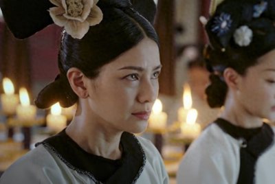 ​重温《如懿传》才懂：纯妃一生只争一次，为何被皇帝记恨了一生？