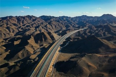 ​耗资370亿修建G7高速，却无车通行，浪费这个钱是为了什么？