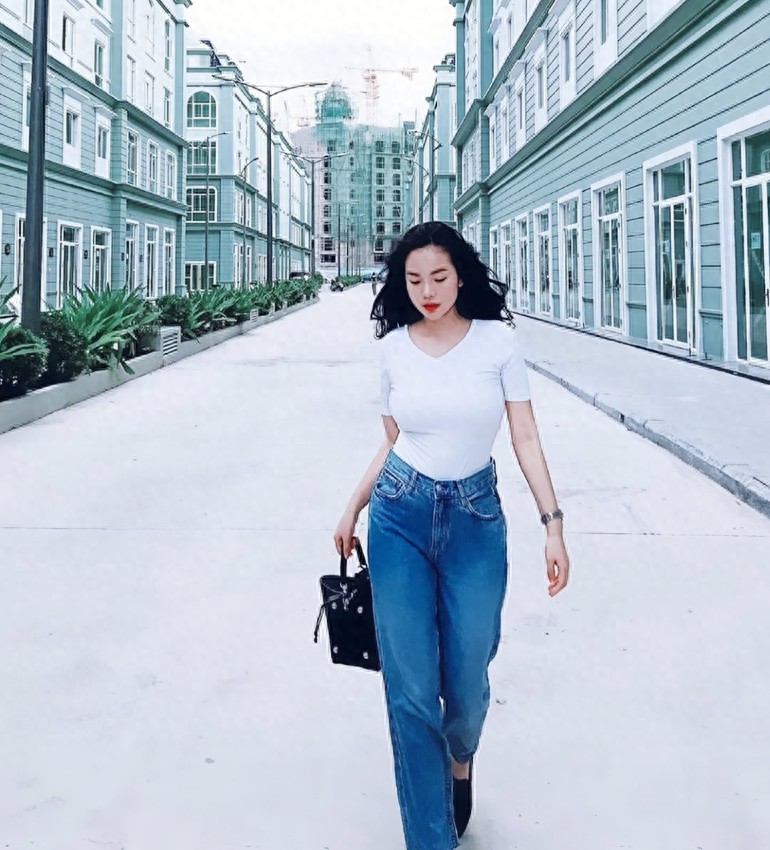 越南女神一枝花 出生优秀气自华 可甜可仙可混搭