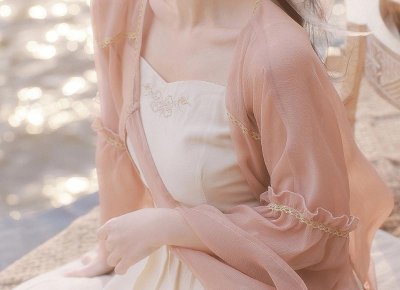 ​下雨天男女朋友适合去哪里(男女朋友之间交往多久才适合同居)