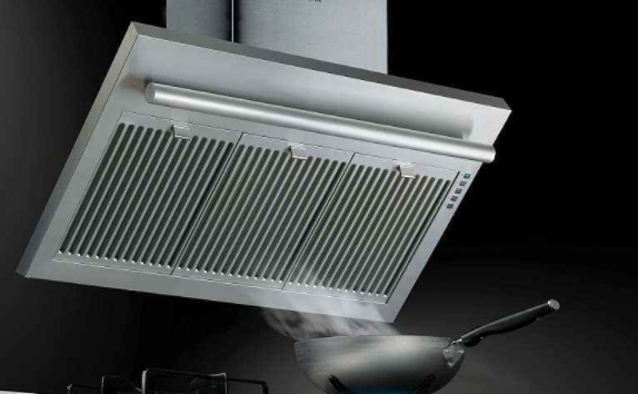 怎样清洗抽油烟机（3分钟快速清洁瞬间干净如新）