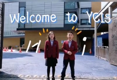 ​陈小春应采儿大儿子当校园向导，9 岁 Jasper 表现自信大方，超有范