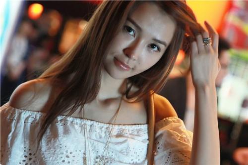 姚星彤王思聪分手原因揭秘，姚星彤个人资料被扒演过什么老公是谁