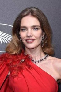 ​一场Vogue红毯，揭示“豪门媳妇”与“豪门公主”的显著区别！