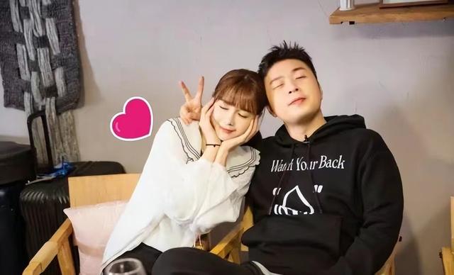 龙丹妮老公(沈梦辰现身支持老公话剧)