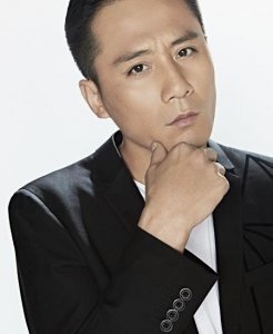 ​娶了外国老婆的男星，网友：外国女人虽然漂亮，但是保质期短啊！