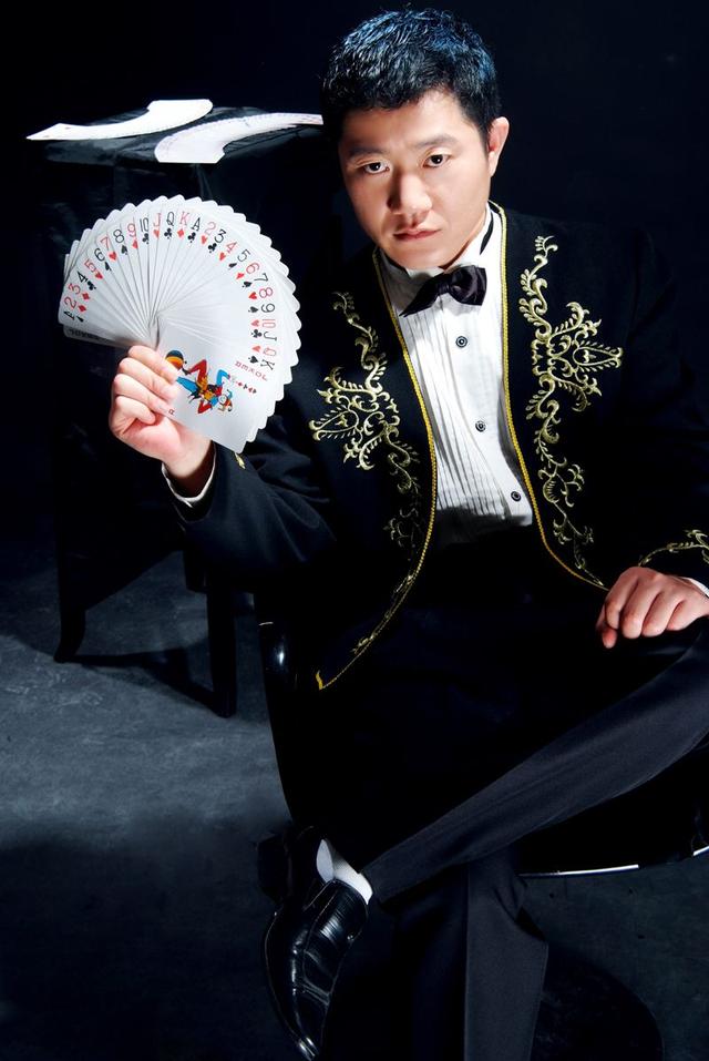 马洪刚为什么不直播了（东北牌王马洪刚缘何告别老千生涯）(1)