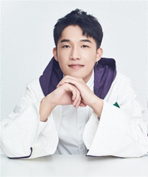 龚锐中国内地男演员阳光大男孩 毕业于重庆大学美视电影学院