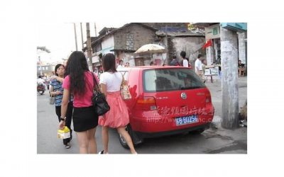 ​父母相继离世，奶奶养大孙女却狠心逼其干活：我走了她得自己过