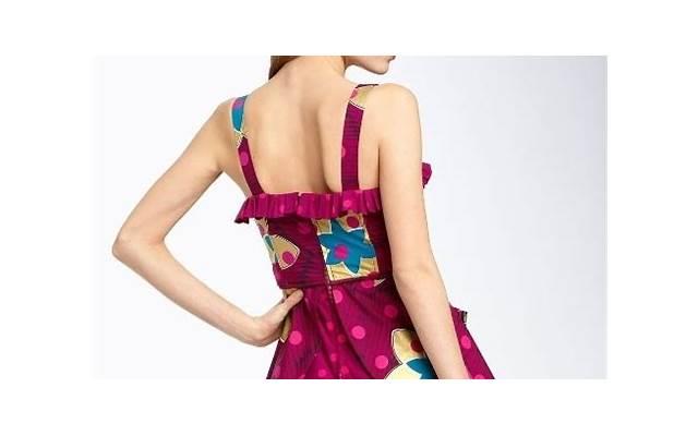 和熟人表白后两人见面尴尬(两个人表白以后，见面尴尬什么意思)