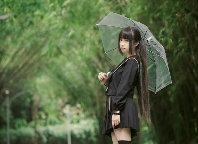 ​相亲男对你满意的表现，对你大献殷勤