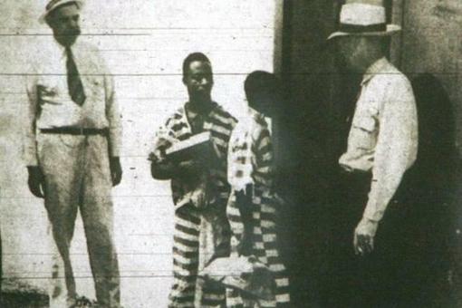 20世纪中期美国种族歧视有多严重?年仅14岁黑人少年含冤被判死刑