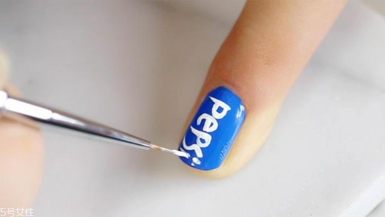 世界杯可乐美甲怎么做?世界杯主题可乐美甲教程 世界杯可乐美甲怎么做?世界杯主题可乐美甲教程