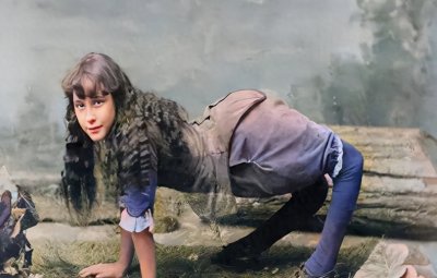 老照片:被粪便憋死的男人,骆驼女孩,揭开人类动物园的真实故事