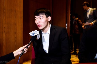 吴前的故事:被称为中国库里,放弃富二代盼冠军,打球干净球品好