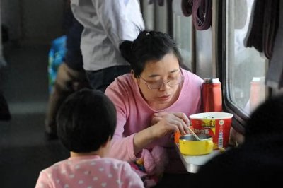 ​回家路上的冷漠母女，揭开令人不安的故事！