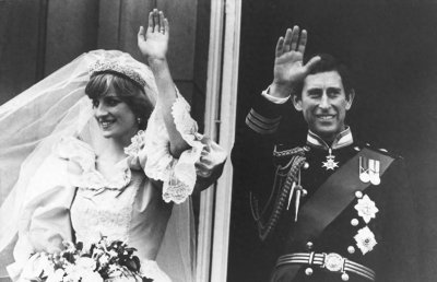 ​戴安娜王妃的传奇故事：她有什么魔力让人们不断地缅怀和讨论？