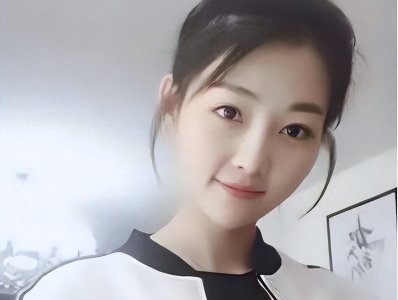 ​冯双双的坚强不屈：从卖身救父到成为护士，她的故事感动人心！