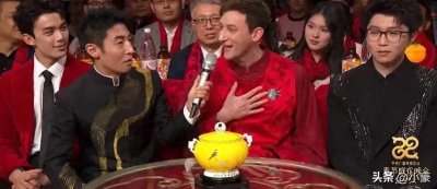 ​春晚的隐形英雄：梁家辉的奋斗与坚守，背后的不为人知的故事”