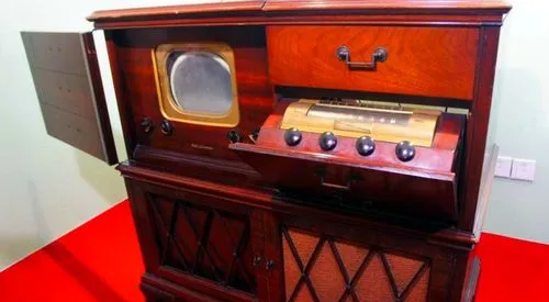 电视之父哪个做出了巨大贡献,电视之父谁做出了巨大贡献图3