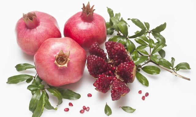 怎么挑石榴比较甜,为什么石榴果肉是白的却是甜的?图2